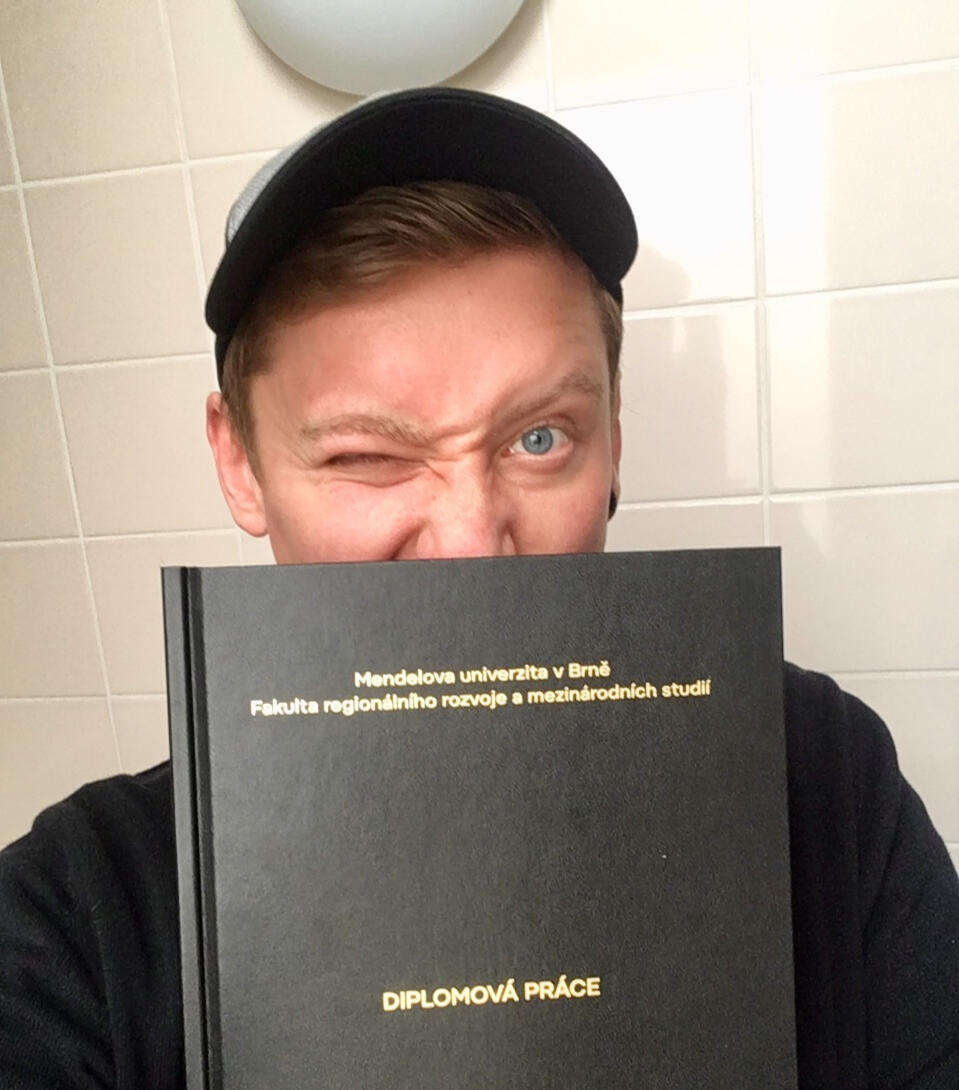 Hynek Poul | Copywriter Fotografie kde je Hynek Poul a jeho diplomová práce
